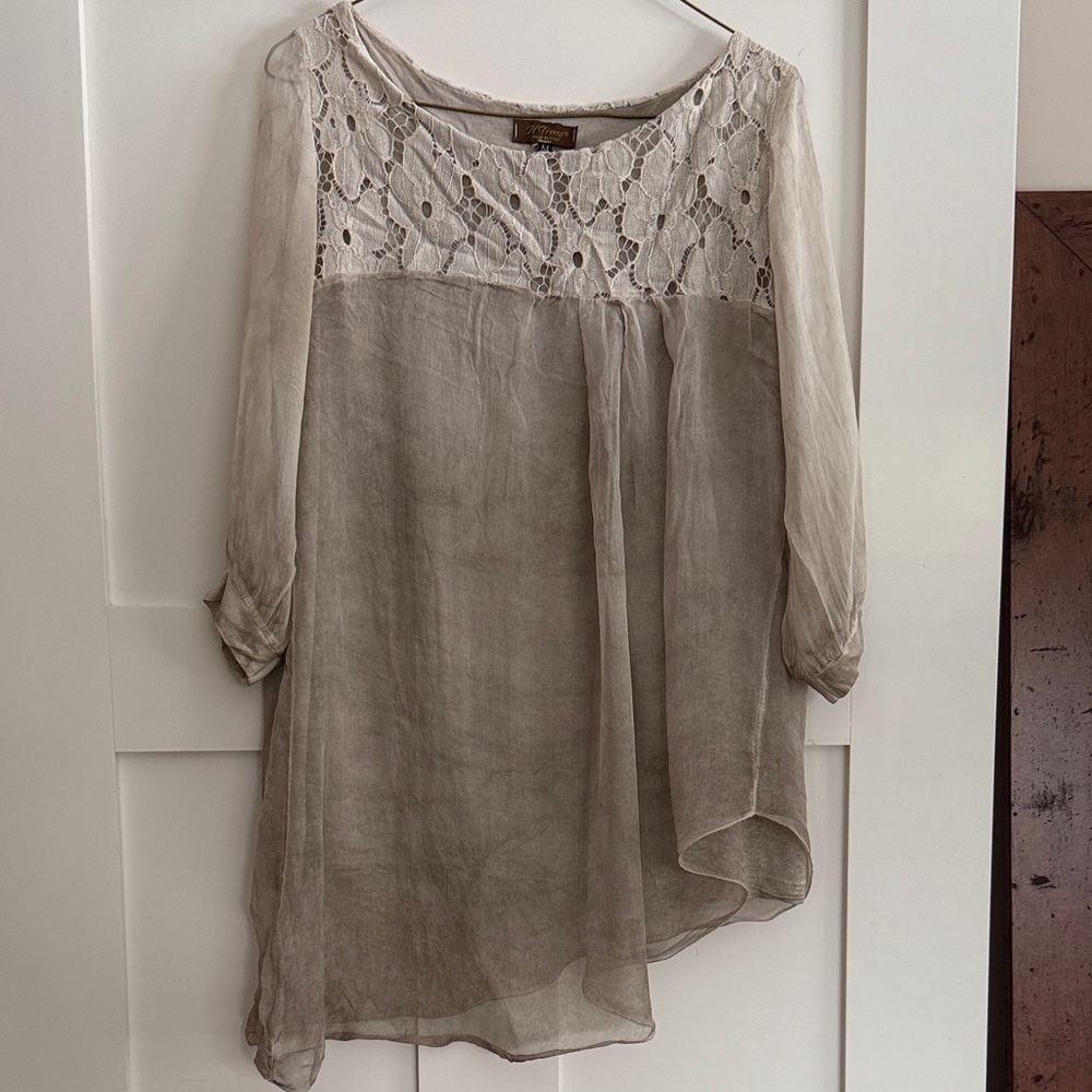 Elegant Lace Detail Women's Top